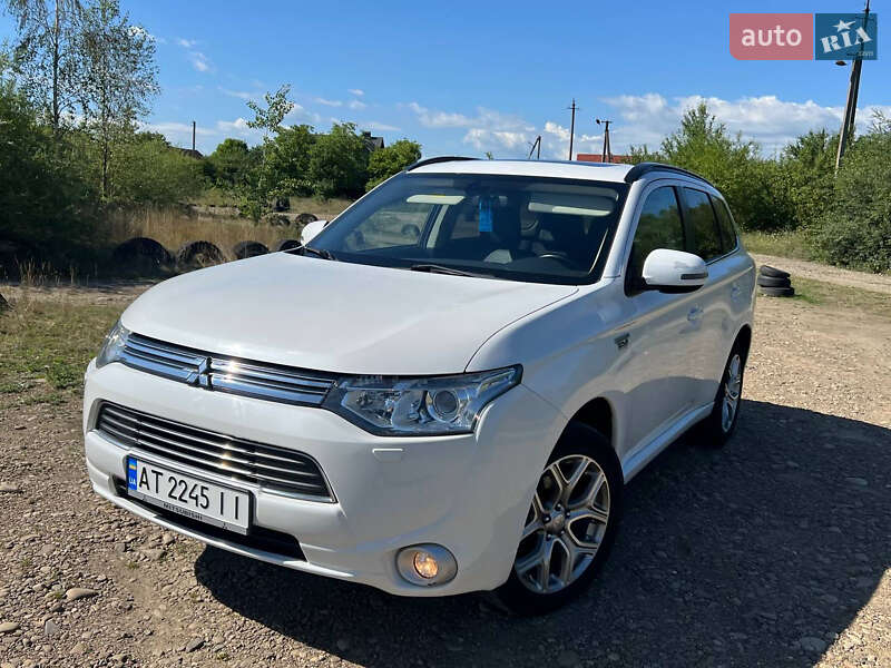 Внедорожник / Кроссовер Mitsubishi Outlander 2014 в Ивано-Франковске