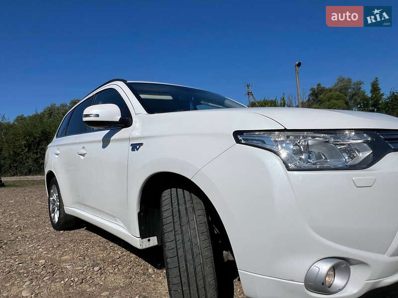Внедорожник / Кроссовер Mitsubishi Outlander 2014 в Ивано-Франковске