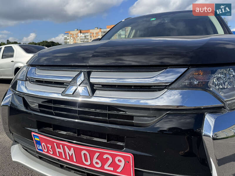Внедорожник / Кроссовер Mitsubishi Outlander 2016 в Сумах