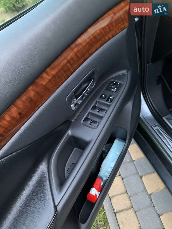 Внедорожник / Кроссовер Mitsubishi Outlander 2013 в Львове