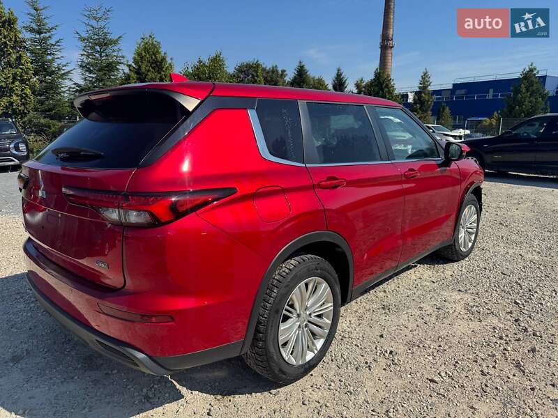 Внедорожник / Кроссовер Mitsubishi Outlander 2022 в Львове