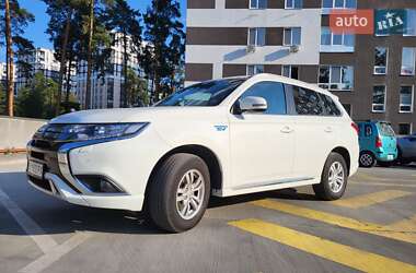 Внедорожник / Кроссовер Mitsubishi Outlander 2019 в Ирпене