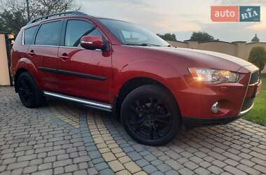 Внедорожник / Кроссовер Mitsubishi Outlander 2012 в Стрые