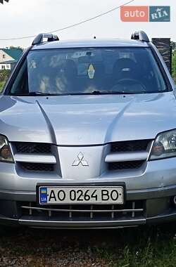 Внедорожник / Кроссовер Mitsubishi Outlander 2004 в Виноградове
