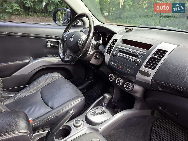 Позашляховик / Кросовер Mitsubishi Outlander 2010 в Чернігові