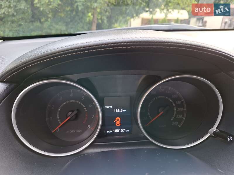 Позашляховик / Кросовер Mitsubishi Outlander 2010 в Чернігові