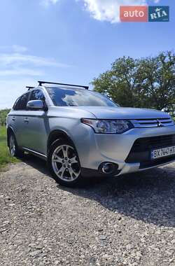 Позашляховик / Кросовер Mitsubishi Outlander 2014 в Хмельницькому