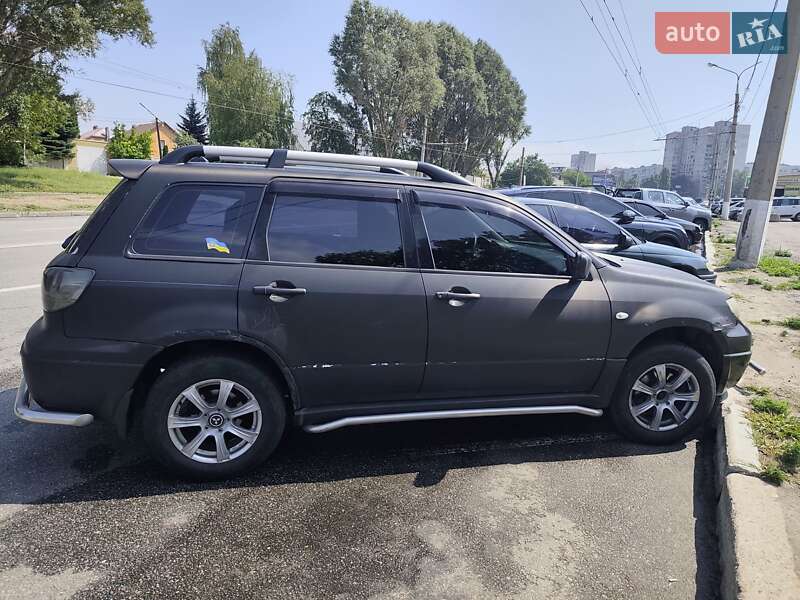 Позашляховик / Кросовер Mitsubishi Outlander 2004 в Харкові
