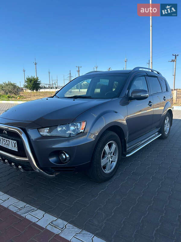 Внедорожник / Кроссовер Mitsubishi Outlander 2010 в Измаиле