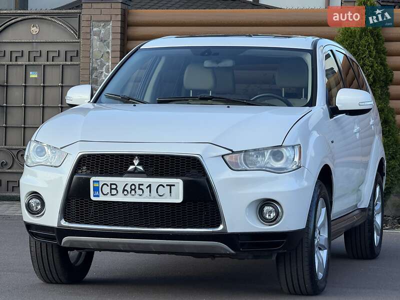 Внедорожник / Кроссовер Mitsubishi Outlander 2011 в Киеве