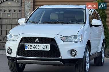 Внедорожник / Кроссовер Mitsubishi Outlander 2011 в 