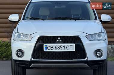 Внедорожник / Кроссовер Mitsubishi Outlander 2011 в 