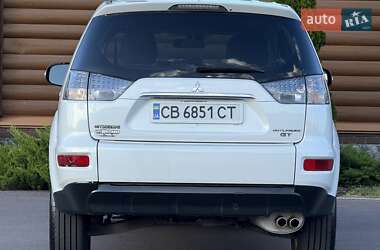 Внедорожник / Кроссовер Mitsubishi Outlander 2011 в 