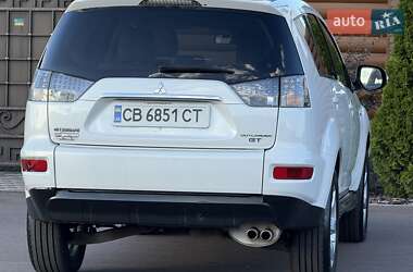 Внедорожник / Кроссовер Mitsubishi Outlander 2011 в 