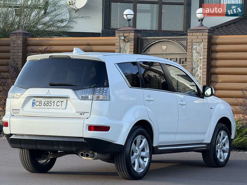 Внедорожник / Кроссовер Mitsubishi Outlander 2011 в Киеве