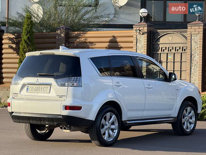 Внедорожник / Кроссовер Mitsubishi Outlander 2011 в Киеве