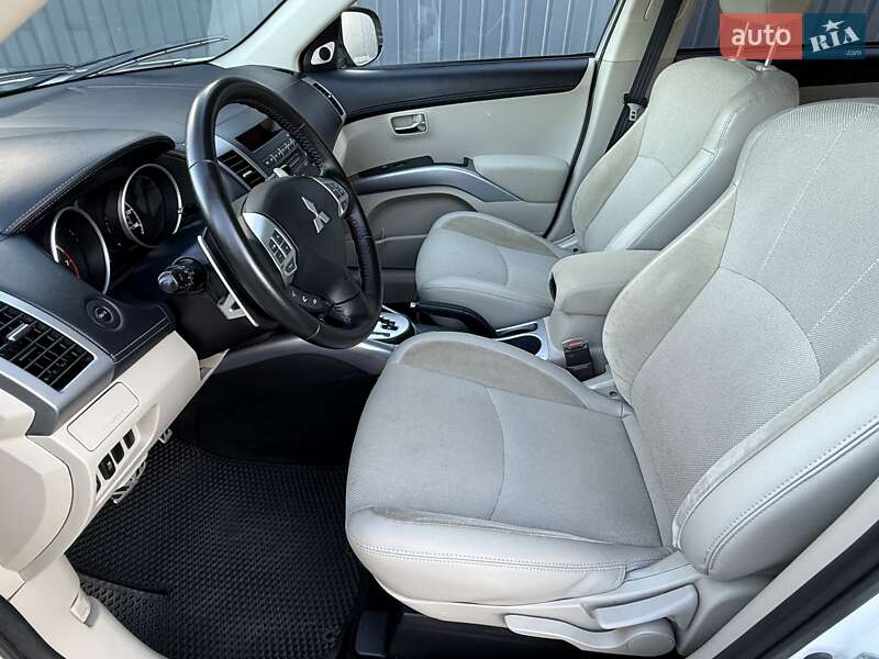 Внедорожник / Кроссовер Mitsubishi Outlander 2011 в Киеве