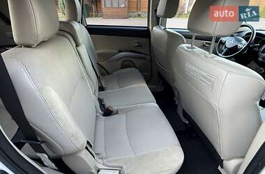 Внедорожник / Кроссовер Mitsubishi Outlander 2011 в 