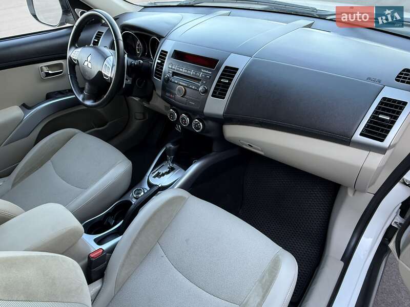 Внедорожник / Кроссовер Mitsubishi Outlander 2011 в Киеве