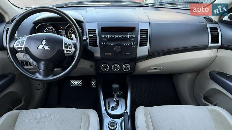 Внедорожник / Кроссовер Mitsubishi Outlander 2011 в Киеве