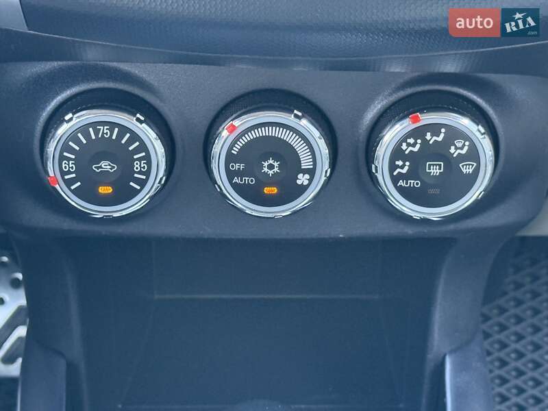Внедорожник / Кроссовер Mitsubishi Outlander 2011 в Киеве
