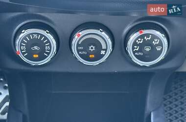 Внедорожник / Кроссовер Mitsubishi Outlander 2011 в 