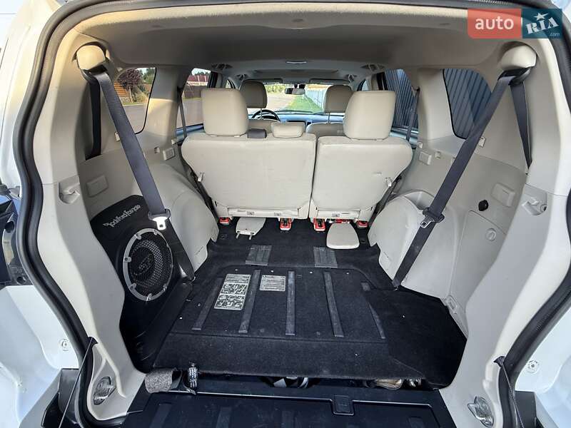 Позашляховик / Кросовер Mitsubishi Outlander 2011 в Києві