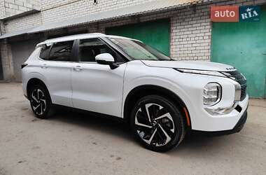 Внедорожник / Кроссовер Mitsubishi Outlander 2022 в Харькове