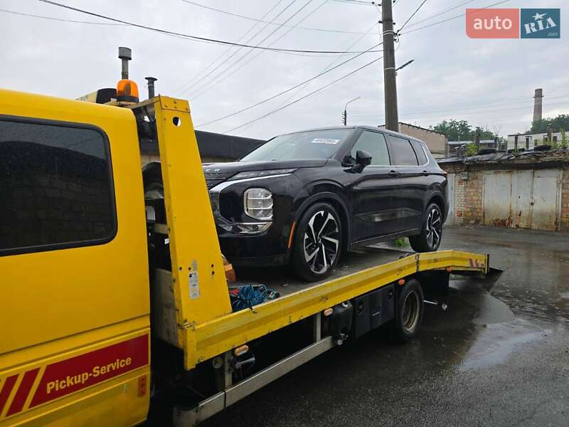 Внедорожник / Кроссовер Mitsubishi Outlander 2024 в Одессе
