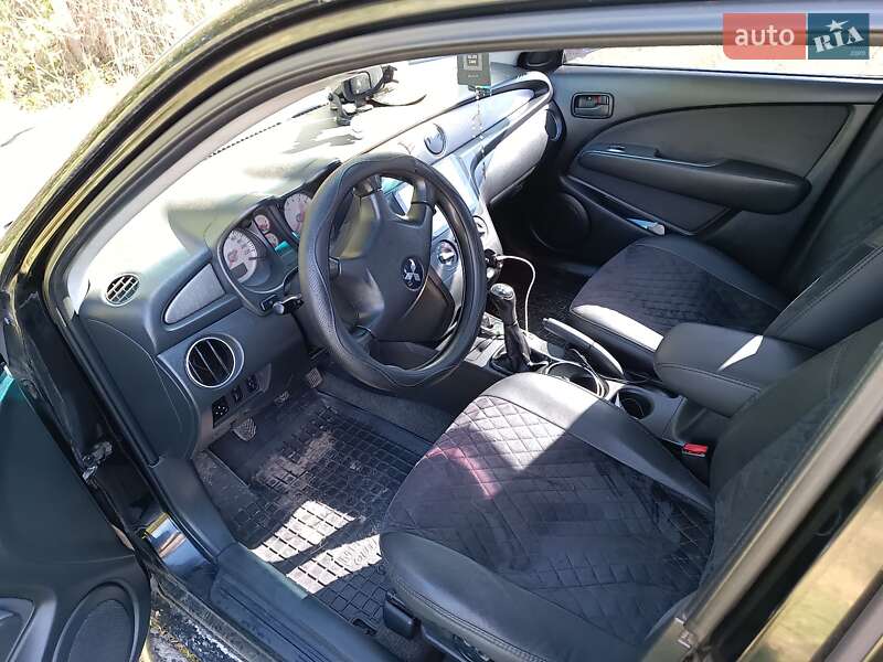 Внедорожник / Кроссовер Mitsubishi Outlander 2003 в Яворове