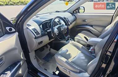 Внедорожник / Кроссовер Mitsubishi Outlander 2009 в 