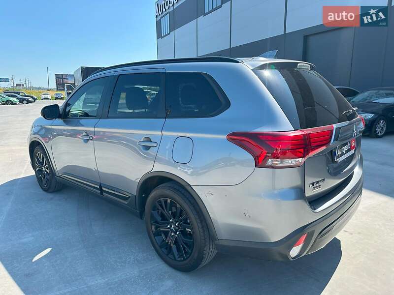 Внедорожник / Кроссовер Mitsubishi Outlander 2019 в Львове