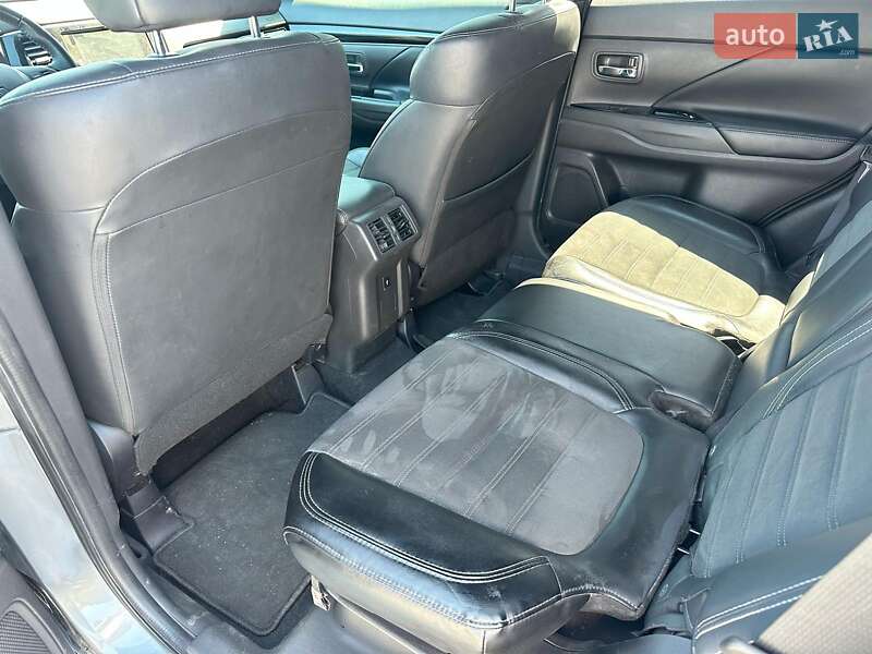 Внедорожник / Кроссовер Mitsubishi Outlander 2019 в Львове