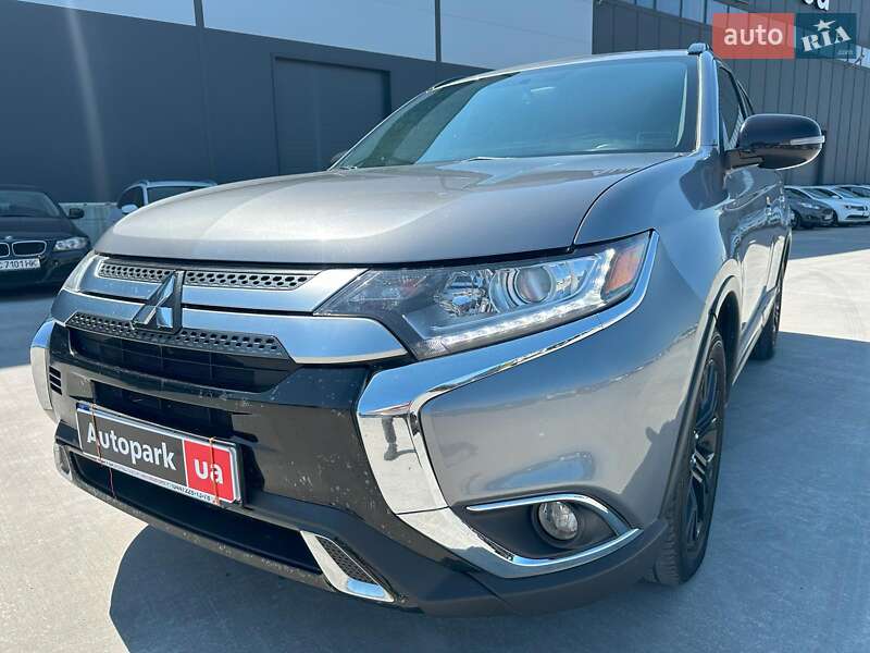 Внедорожник / Кроссовер Mitsubishi Outlander 2019 в Львове