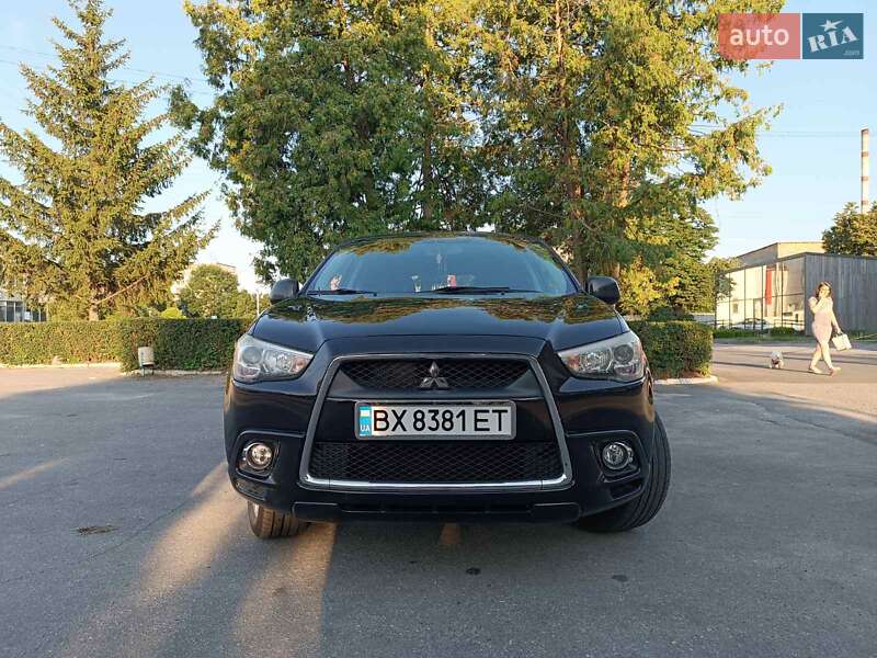 Позашляховик / Кросовер Mitsubishi Outlander 2010 в Полонному