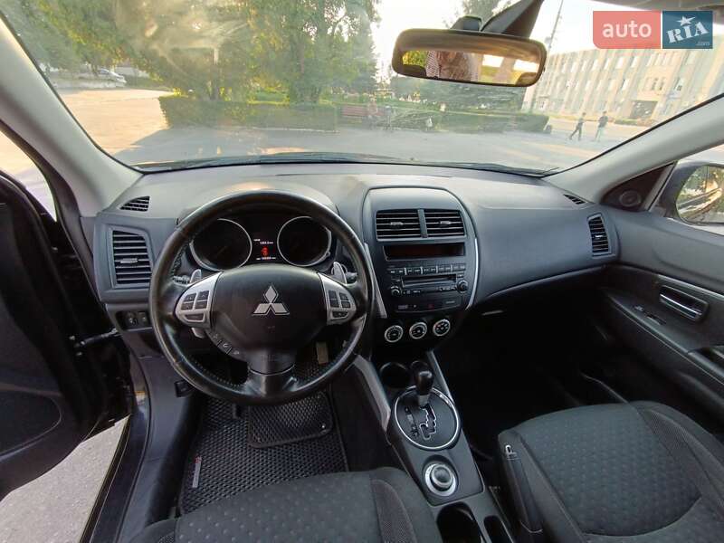 Позашляховик / Кросовер Mitsubishi Outlander 2010 в Полонному