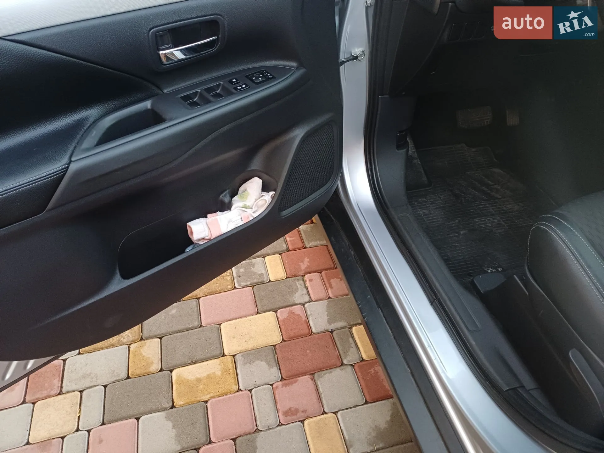 2015 Mitsubishi Outlander - мініатюра 15