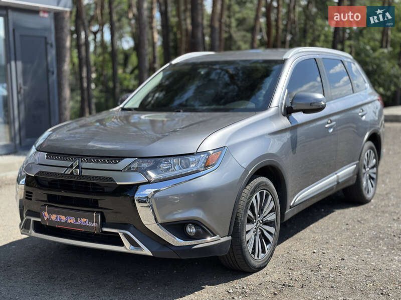 Mitsubishi Outlander 2020
