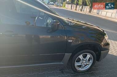 Позашляховик / Кросовер Mitsubishi Outlander 2005 в 