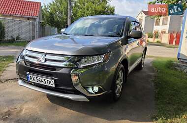 Внедорожник / Кроссовер Mitsubishi Outlander 2016 в Харькове
