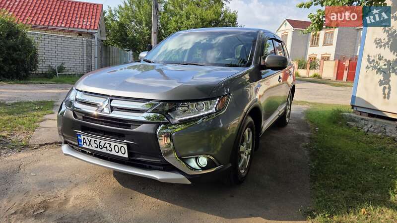 Mitsubishi Outlander 2016