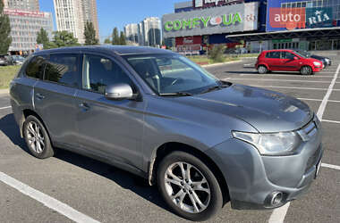 Позашляховик / Кросовер Mitsubishi Outlander 2014 в Києві