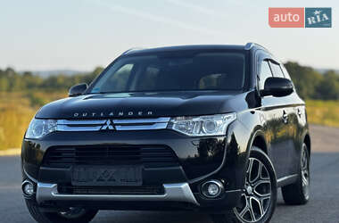 Позашляховик / Кросовер Mitsubishi Outlander 2015 в Дрогобичі