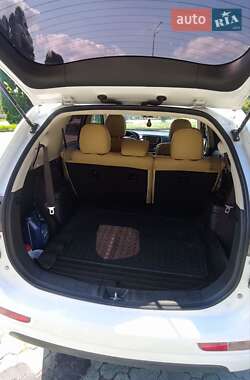 Внедорожник / Кроссовер Mitsubishi Outlander 2013 в Дубно