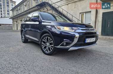 Позашляховик / Кросовер Mitsubishi Outlander 2015 в Івано-Франківську