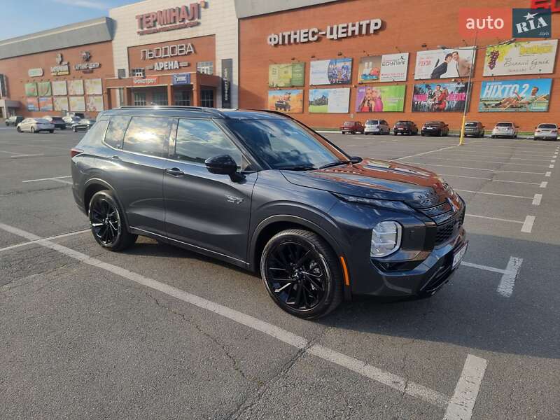 Позашляховик / Кросовер Mitsubishi Outlander 2024 в Броварах