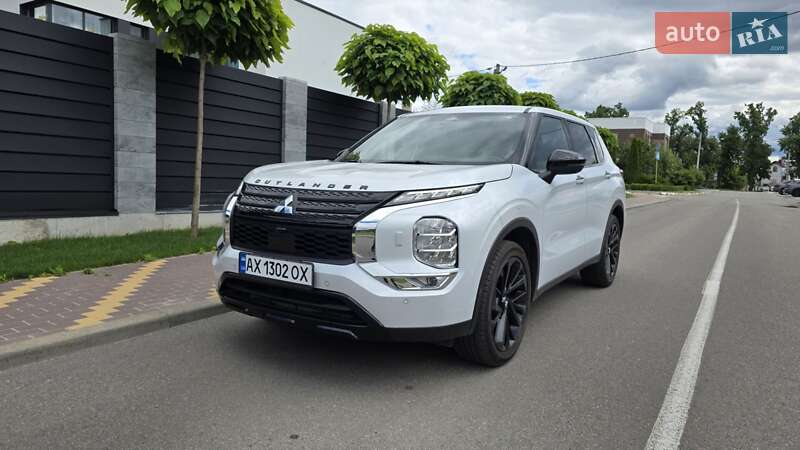 Внедорожник / Кроссовер Mitsubishi Outlander 2022 в Киеве