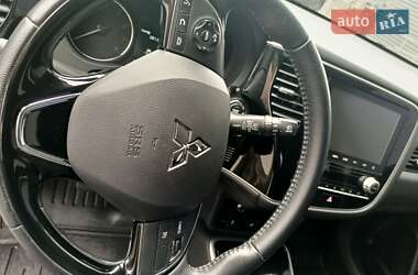 Позашляховик / Кросовер Mitsubishi Outlander 2021 в Житомирі