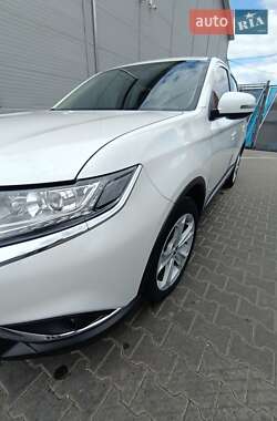 Позашляховик / Кросовер Mitsubishi Outlander 2021 в Житомирі