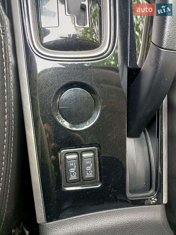 Позашляховик / Кросовер Mitsubishi Outlander 2021 в Житомирі